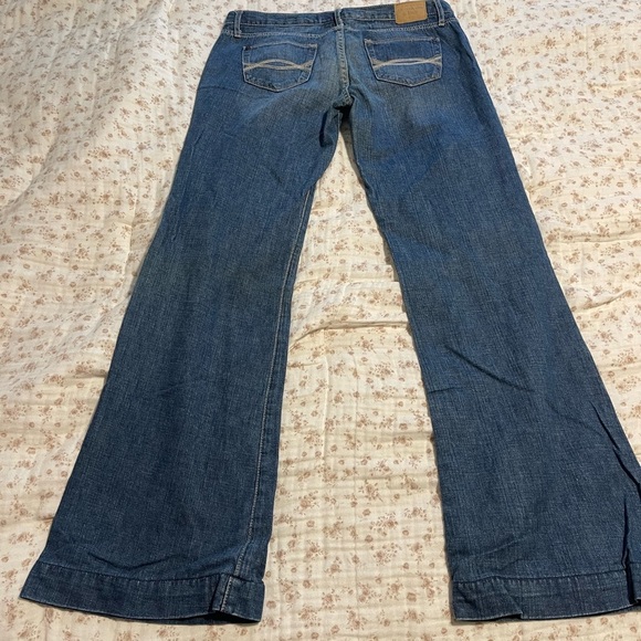 Abercrombie & Fitch Vintage Flare Blue Jeans - Picture 4 of 8